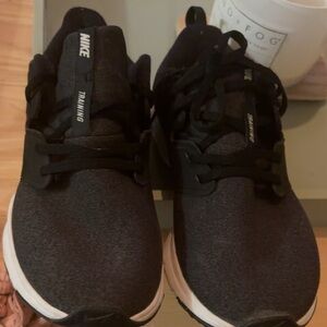 Nike Air Bella TR Black White Cross Training Shoes 924338-001 Womens Size 8.5